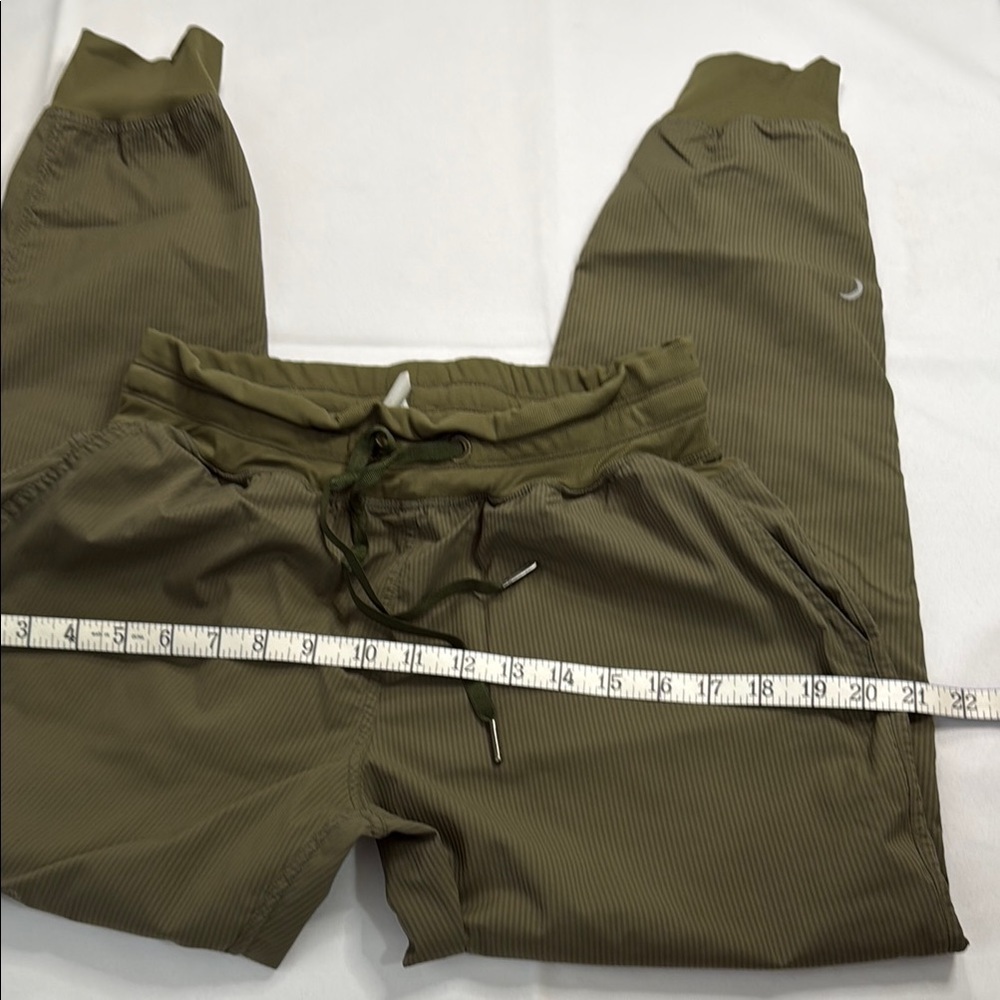 Green Elastic Waist Joggers with Cuffed Ankles - Picture 5 of 6